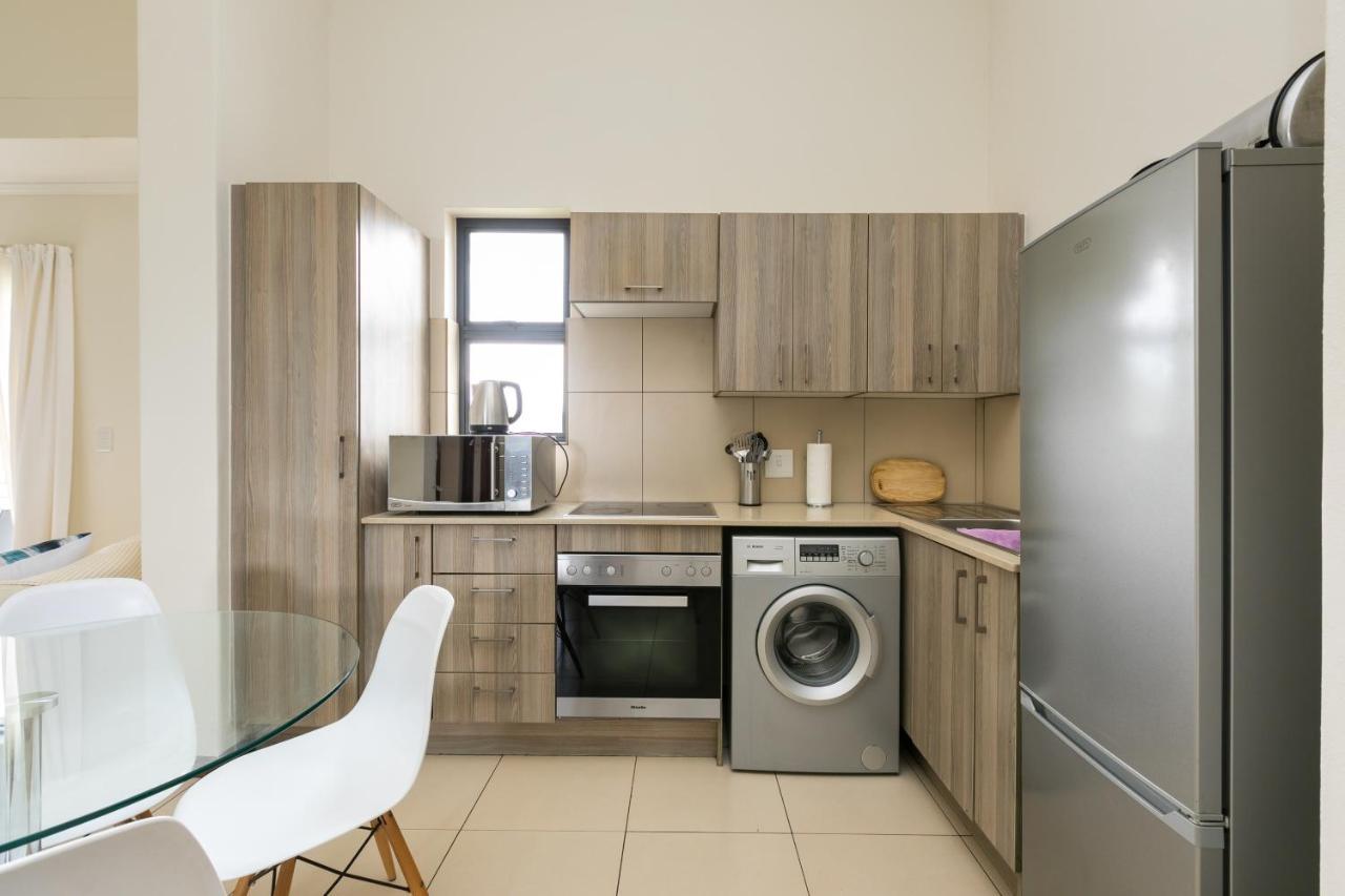 Modern Apartment In A Secure Golf Estate.Wifi Роодепоорт Екстериор снимка