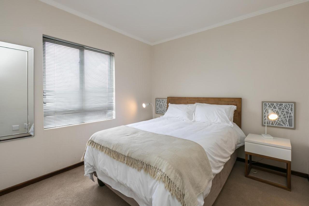 Modern Apartment In A Secure Golf Estate.Wifi Роодепоорт Екстериор снимка